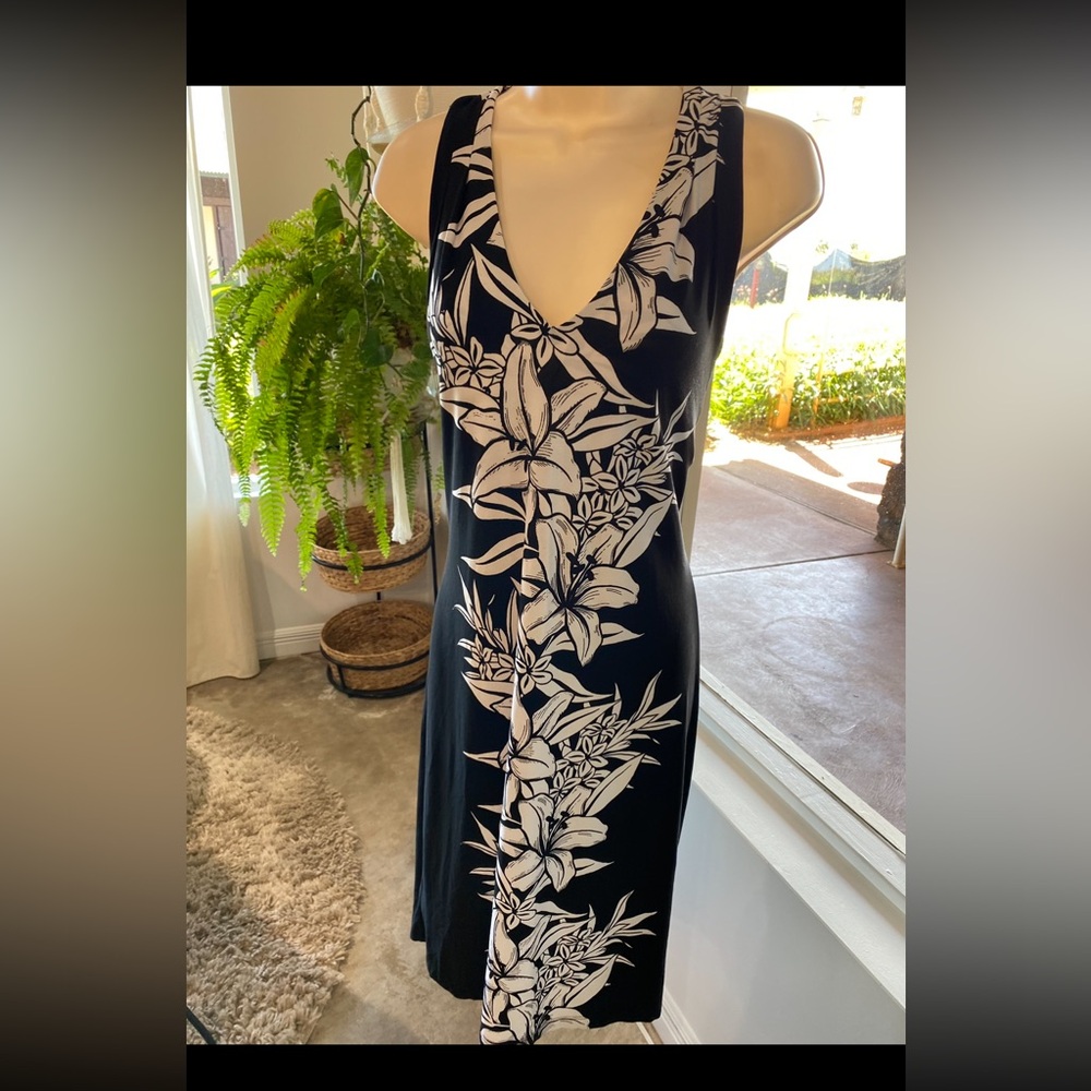 Flower Of Pisa Dress. Such a flattering dress with great shelving!!!!